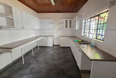 4 Bed House with En Suite in Kyuna