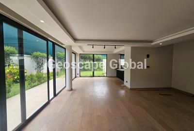 5 Bed Townhouse with En Suite in Lavington - 4