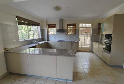 2 Bed Apartment with En Suite in Kilimani