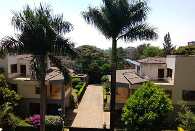 5 Bed Villa with En Suite in Lavington - 3