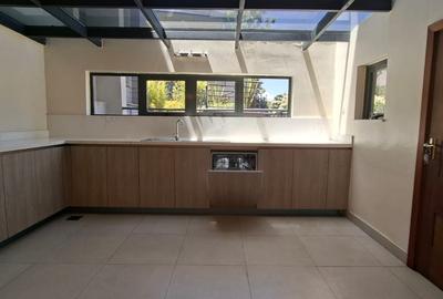 5 Bed Villa with En Suite in Lower Kabete - 4