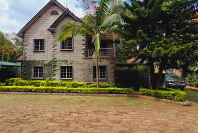 4 Bed Townhouse with En Suite at Othaya Road