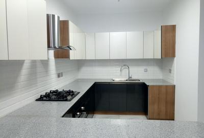 2 Bed Apartment with En Suite at Lavington - 4