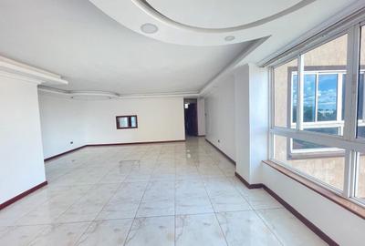 4 Bed Apartment with En Suite in Riverside
