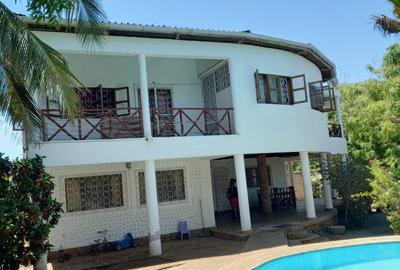 3 Bed House with En Suite in Diani