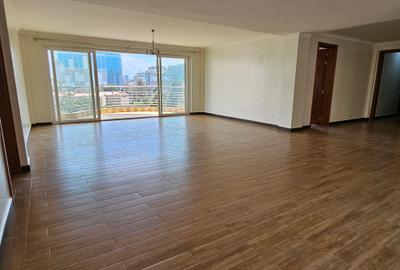 3 Bed Apartment with En Suite at Parklands