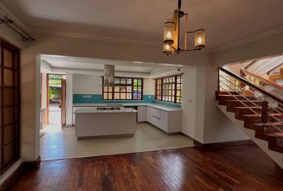 4 Bed House with En Suite in Runda - 3