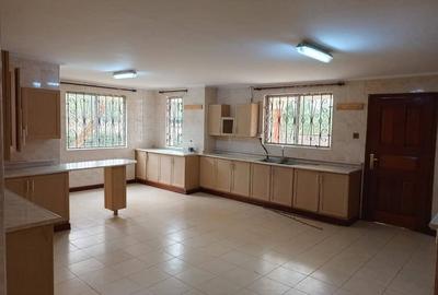 5 Bed House with En Suite at Nyari
