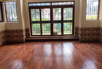 5 Bed Villa with En Suite in Lavington