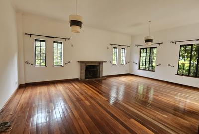 5 Bed House with En Suite in Runda - 4