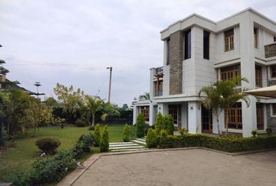 4 Bed House with En Suite in Karen - 2