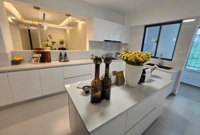 5 Bed Apartment with En Suite in Kilimani