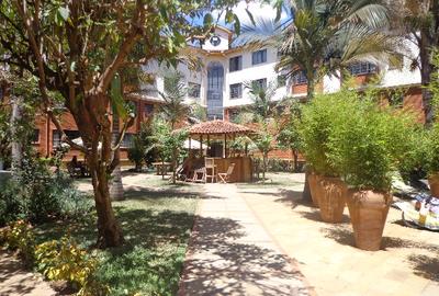 Serviced 3 Bed Apartment with En Suite in Spring Valley