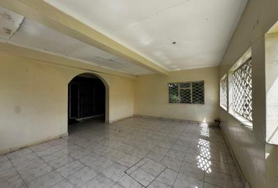 1 ac Commercial Property with Parking in Riverside