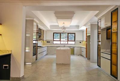 5 Bed House with En Suite at Karen Rd