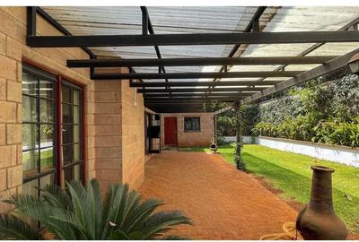 4 Bed Townhouse with En Suite in Westlands Area - 4