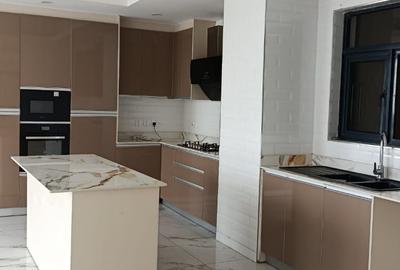 4 Bed Apartment with En Suite at Lantana Road - 3