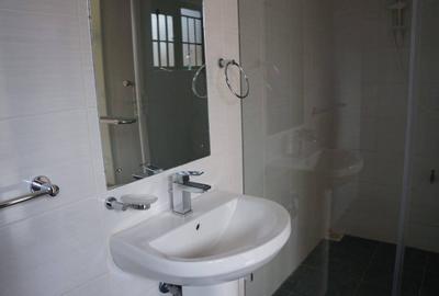 3 Bed House with En Suite at Nyari Central - 3