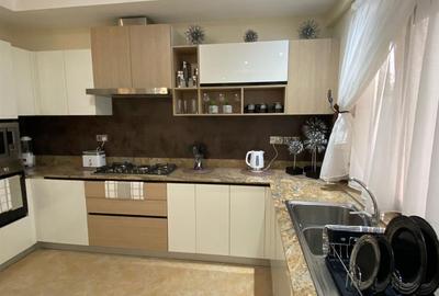 Furnished 4 Bed Apartment with En Suite in Riverside