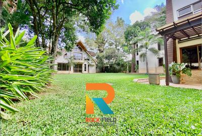5 Bed Townhouse with En Suite in Kyuna