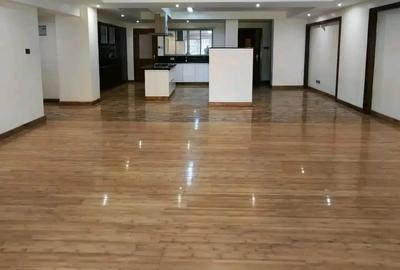 Serviced 3 Bed Apartment with En Suite in Kilimani