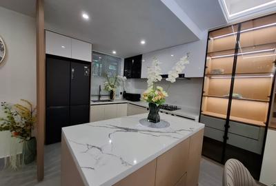 3 Bed Apartment with En Suite in Lavington