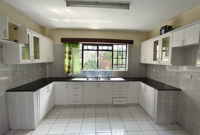 3 Bed Apartment with En Suite at Sports Road