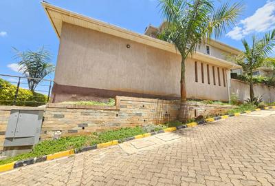 5 Bed Townhouse with En Suite in Kitisuru - 3
