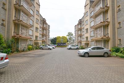 4 Bed Apartment with Parking in Parklands