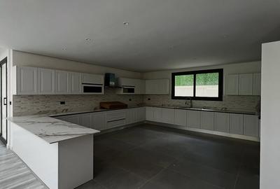 5 Bed Townhouse with En Suite at Chalbi Drive - 4