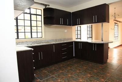 4 Bed Townhouse with En Suite at Off Convent Drive