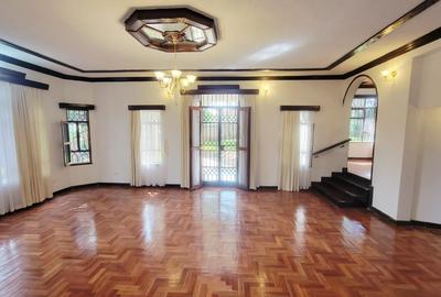 5 Bed House with En Suite in Runda - 2