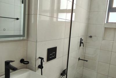 3 Bed Apartment with En Suite at Brookside - 4