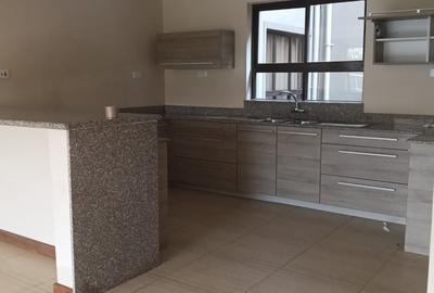 3 Bed Apartment with Swimming Pool in Kileleshwa - 4