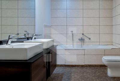 5 Bed Villa with En Suite in Rosslyn - 4