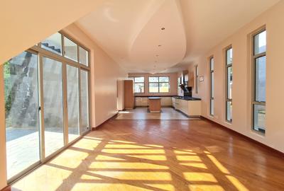 5 Bed Townhouse with En Suite at Karen