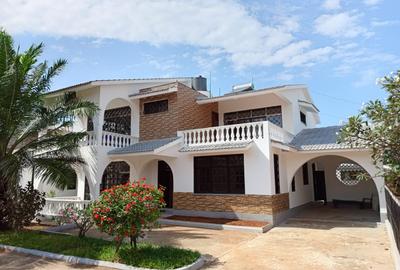 4 Bed Townhouse with En Suite in Shanzu