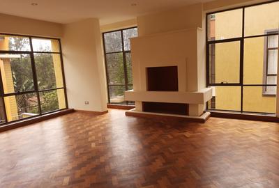 5 Bed Townhouse with En Suite in Lavington - 2