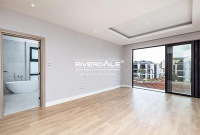 3 Bed Apartment with En Suite in Runda