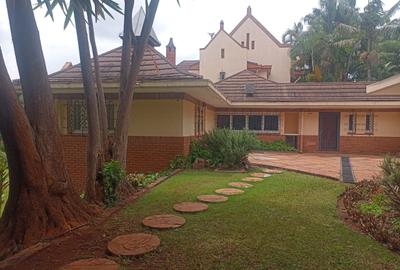 5 Bed House with En Suite in Muthaiga