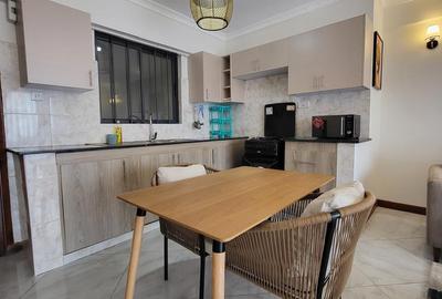 Serviced 1 Bed Apartment with En Suite at School Lane - 4
