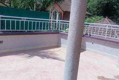 4 Bed Townhouse with En Suite in Westlands Area