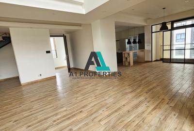 4 Bed Apartment with En Suite in Riverside - 3