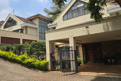 5 Bed Townhouse with En Suite at Lavington Green