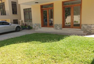 5 Bed Townhouse with En Suite at Lavington - 4