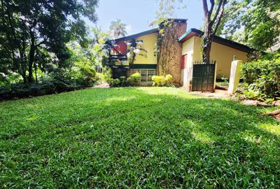 4 Bed House with En Suite at Nyari - 2