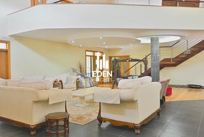 5 Bed Townhouse with En Suite in Kyuna