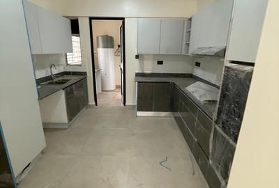3 Bed Apartment with En Suite in Westlands Area - 4