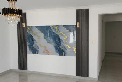 4 Bed House with En Suite in Membley - 2