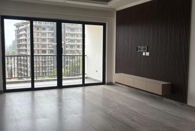 3 Bed Apartment with En Suite in Brookside - 2